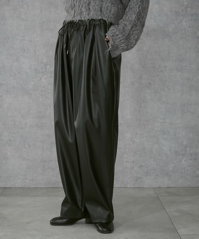 ブラック モデル：168cm M着用