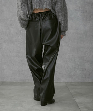 ブラック モデル：168cm M着用