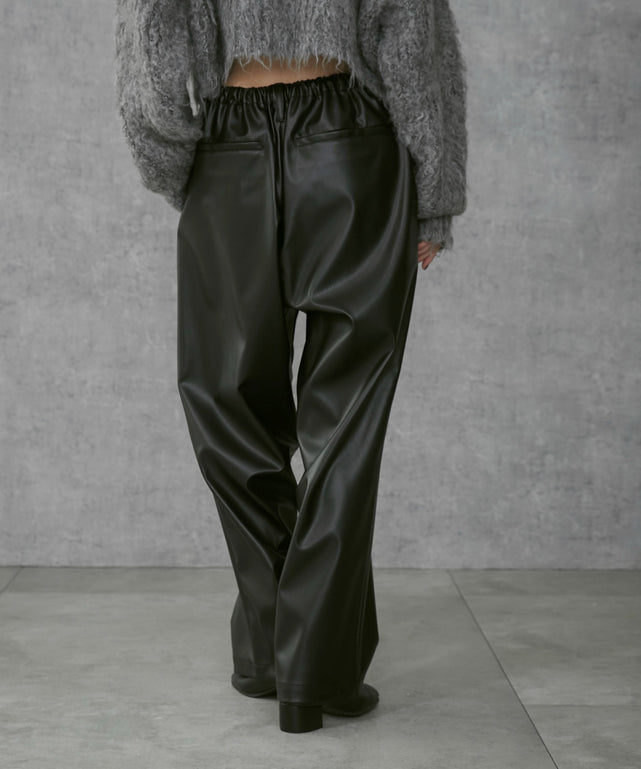 ブラック モデル：168cm M着用