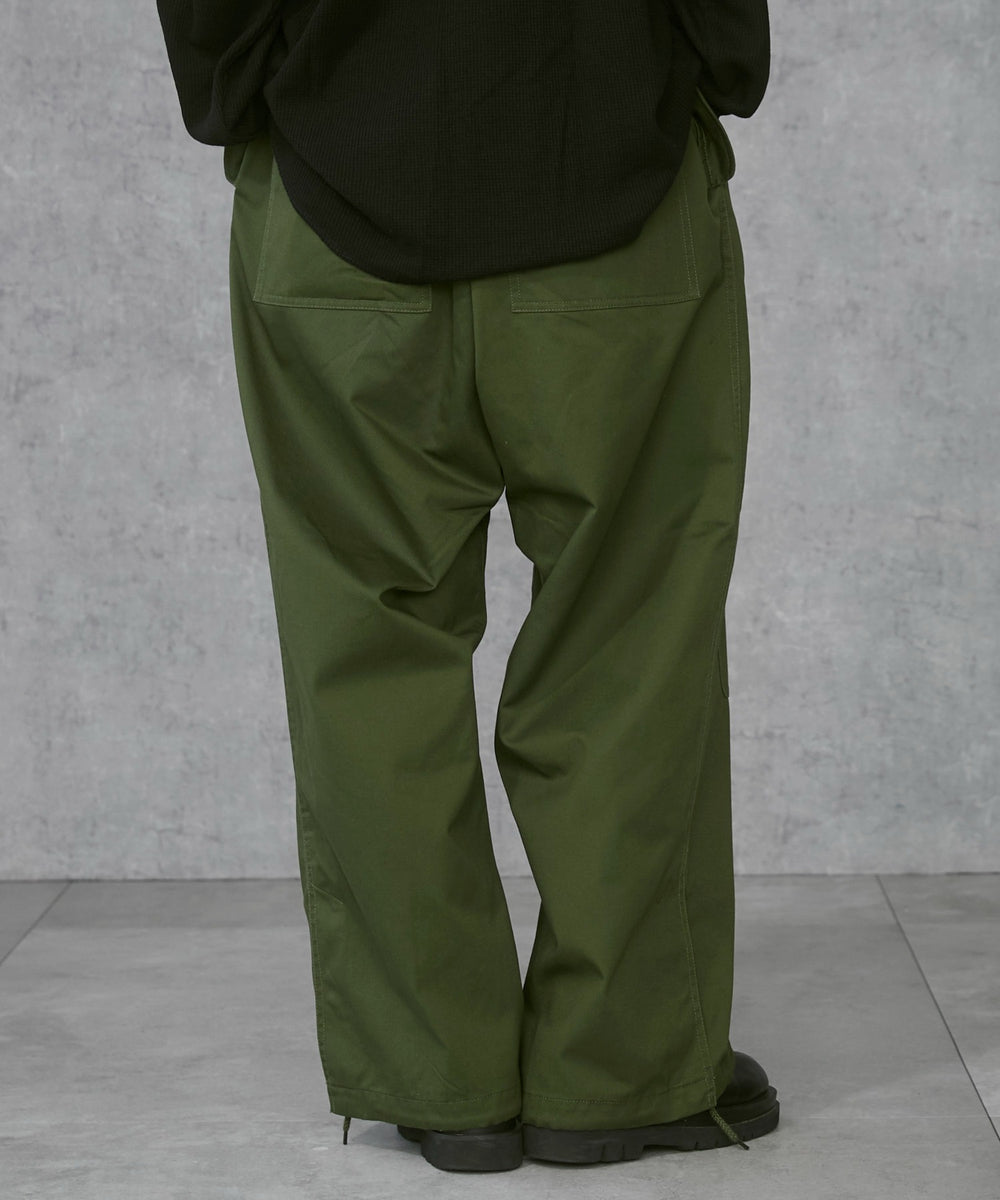 オリーブ モデル：168cm M着用