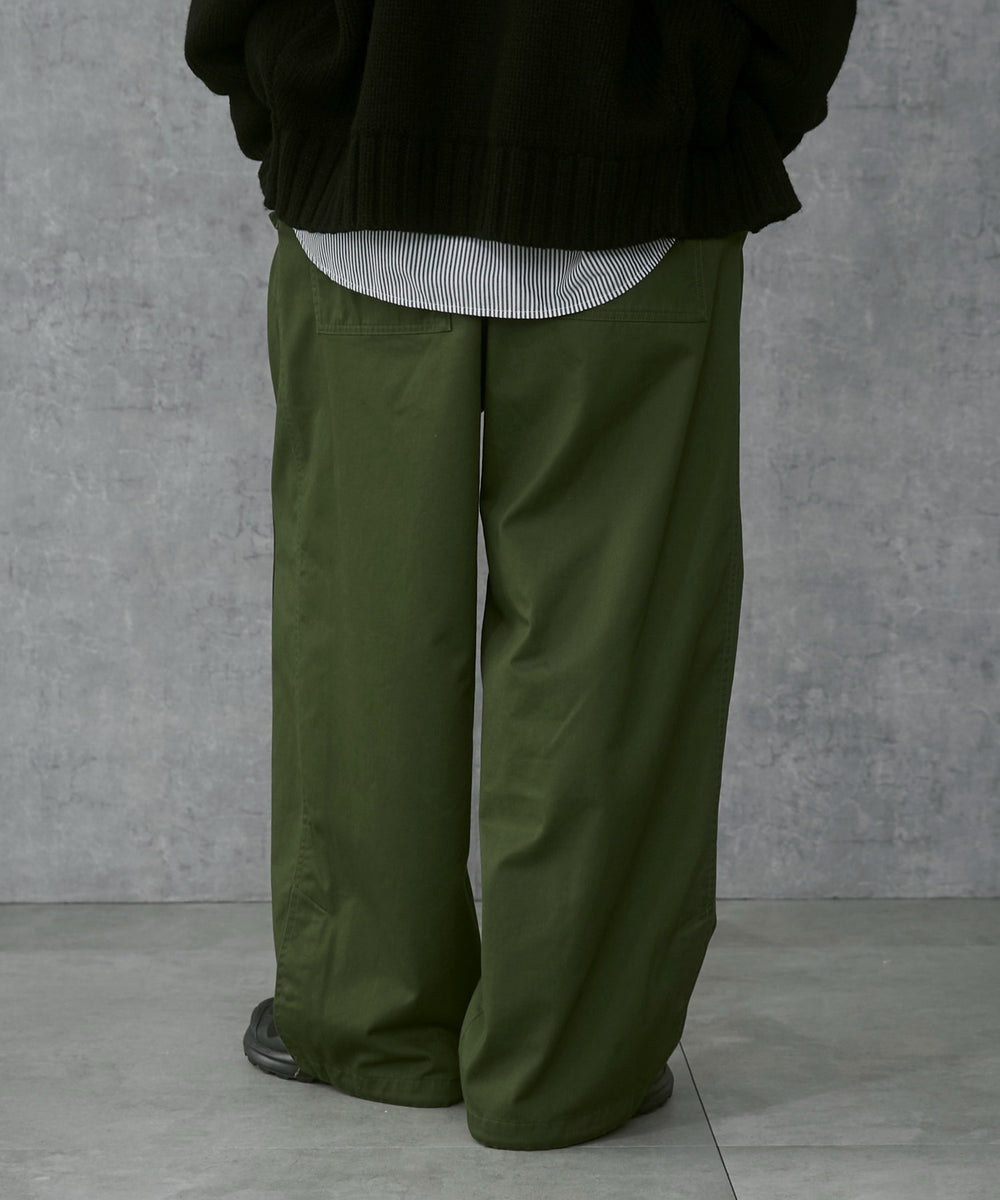 オリーブ モデル：168cm M着用