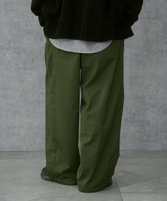 オリーブ モデル：168cm M着用