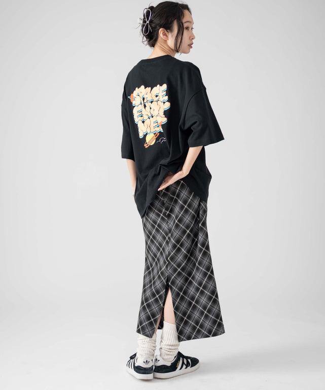 柄18 モデル:161cm M着用