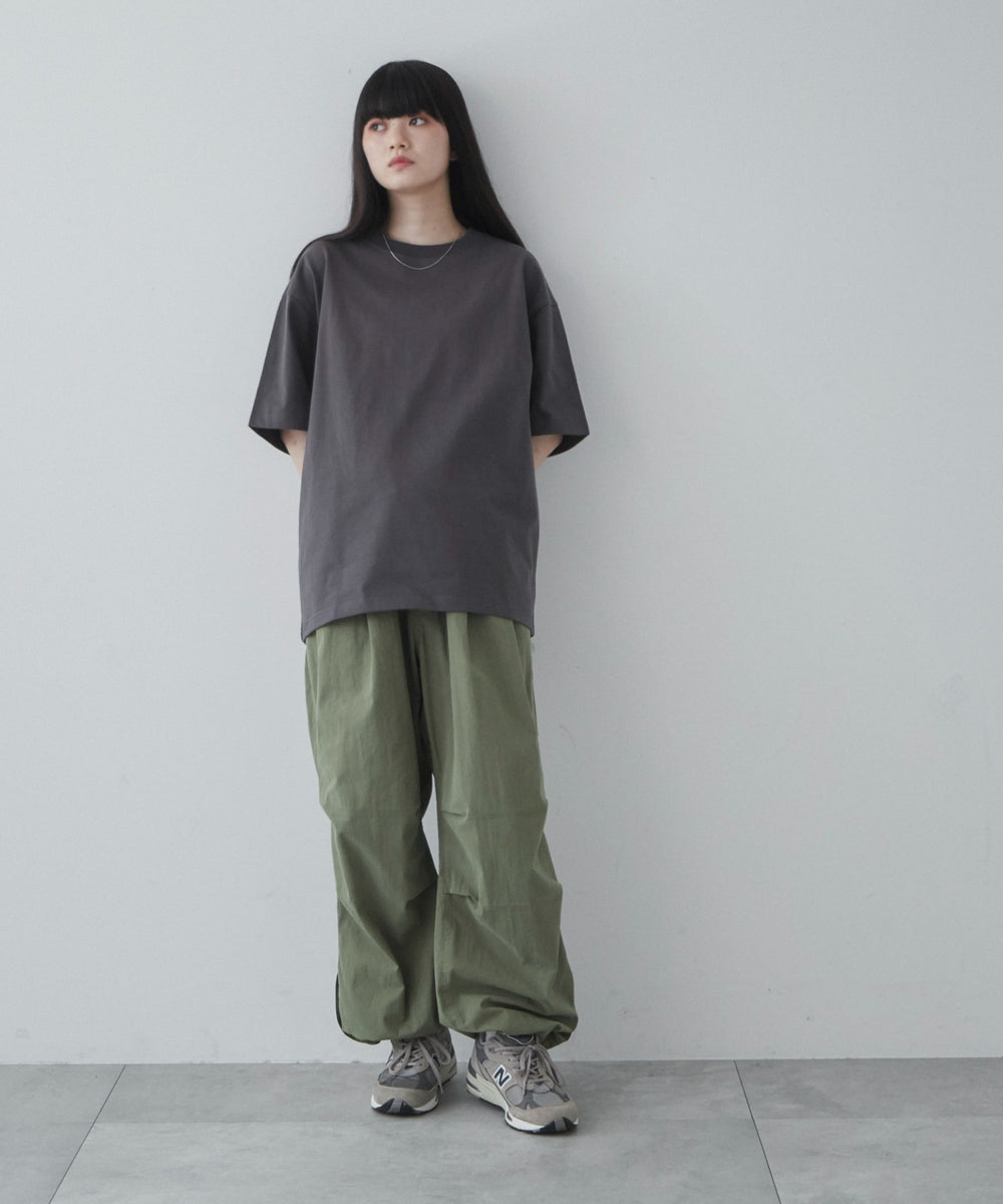 ブラックその他 モデル：165cm M着用