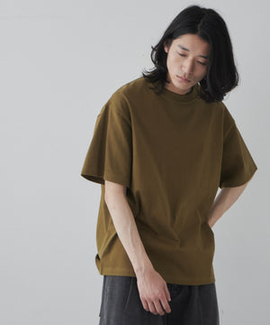 カーキ モデル：181cm L着用