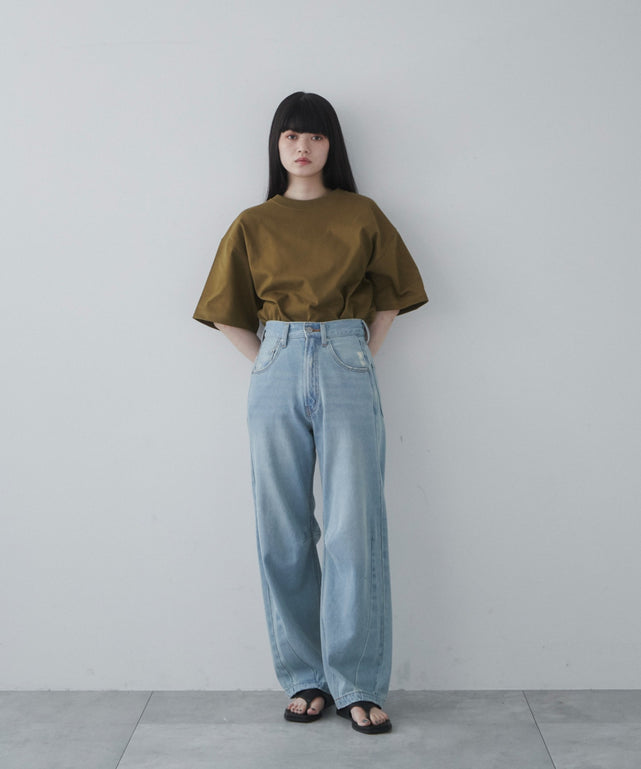 カーキ モデル：165cm M着用