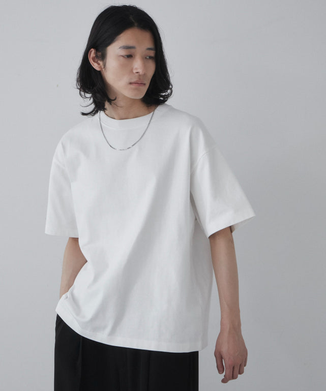 ホワイト モデル：181cm L着用