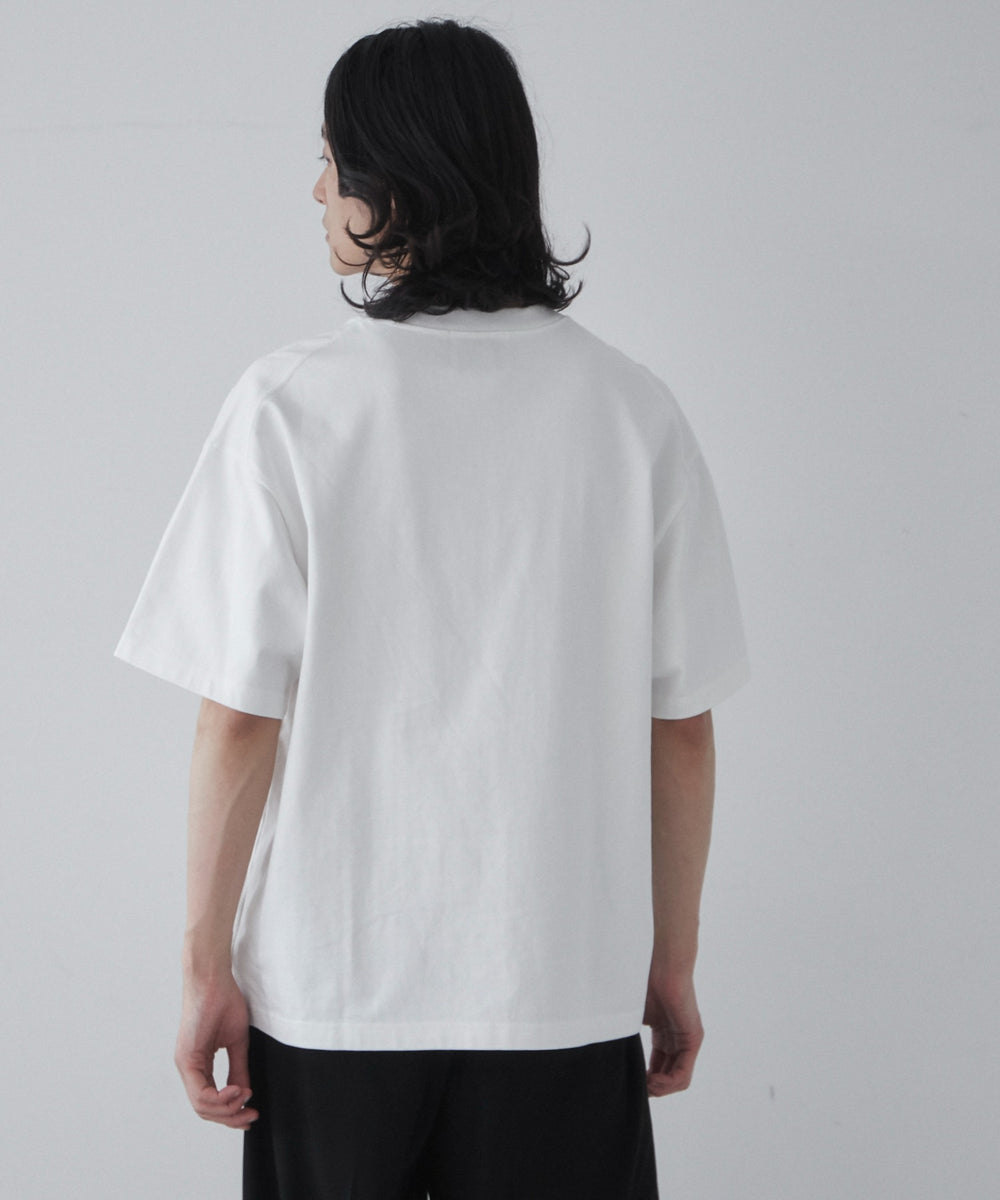 ホワイト モデル：181cm L着用