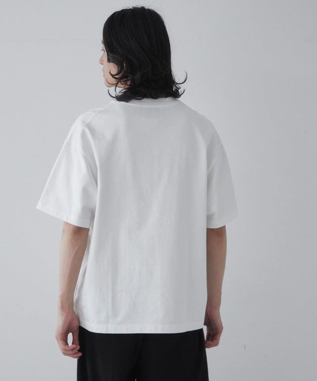 ホワイト モデル：181cm L着用