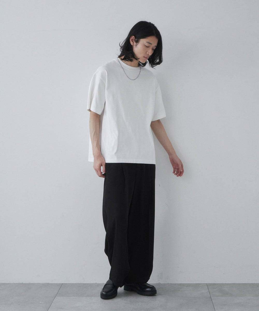 ホワイト モデル：181cm L着用