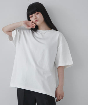 ホワイト モデル：165cm M着用