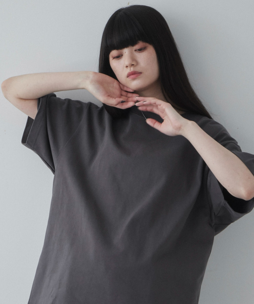 ブラックその他 モデル：165cm M着用