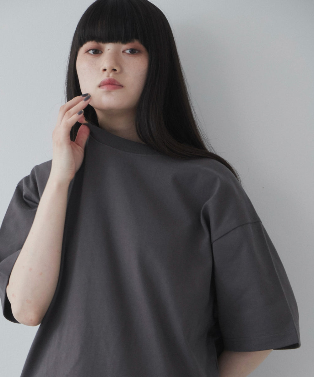 ブラックその他 モデル：165cm M着用