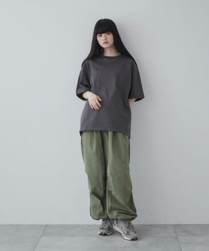 ブラックその他 モデル：165cm M着用