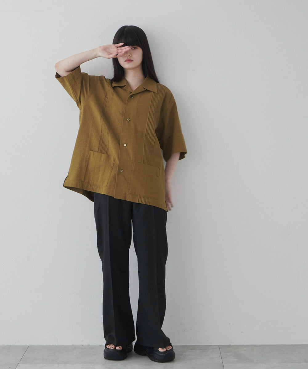 カーキ モデル：165cm M着用