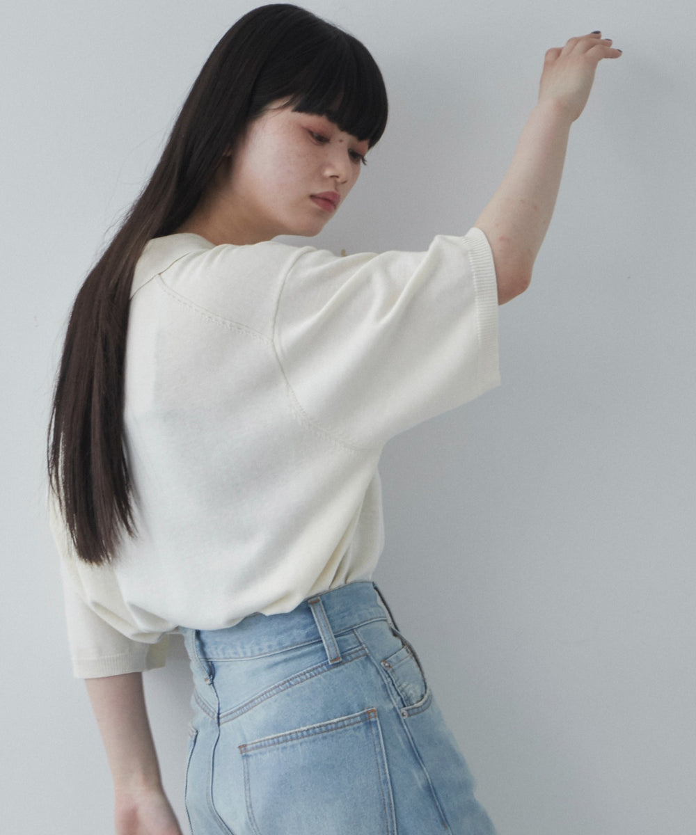 オフホワイト モデル：165cm M着用