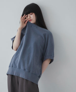 ブルーその他 モデル：165cm M着用