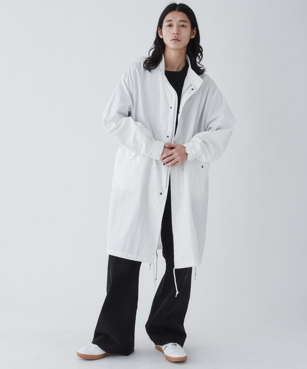 ホワイト モデル：181cm L着用