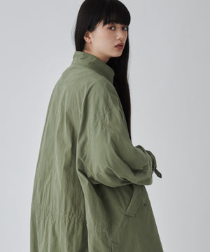 カーキ モデル：165cm M着用