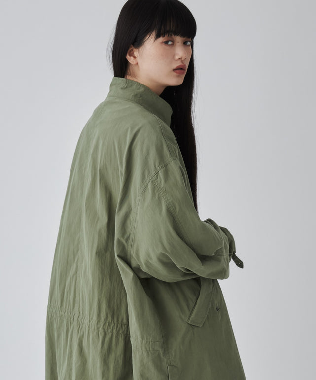 カーキ モデル：165cm M着用