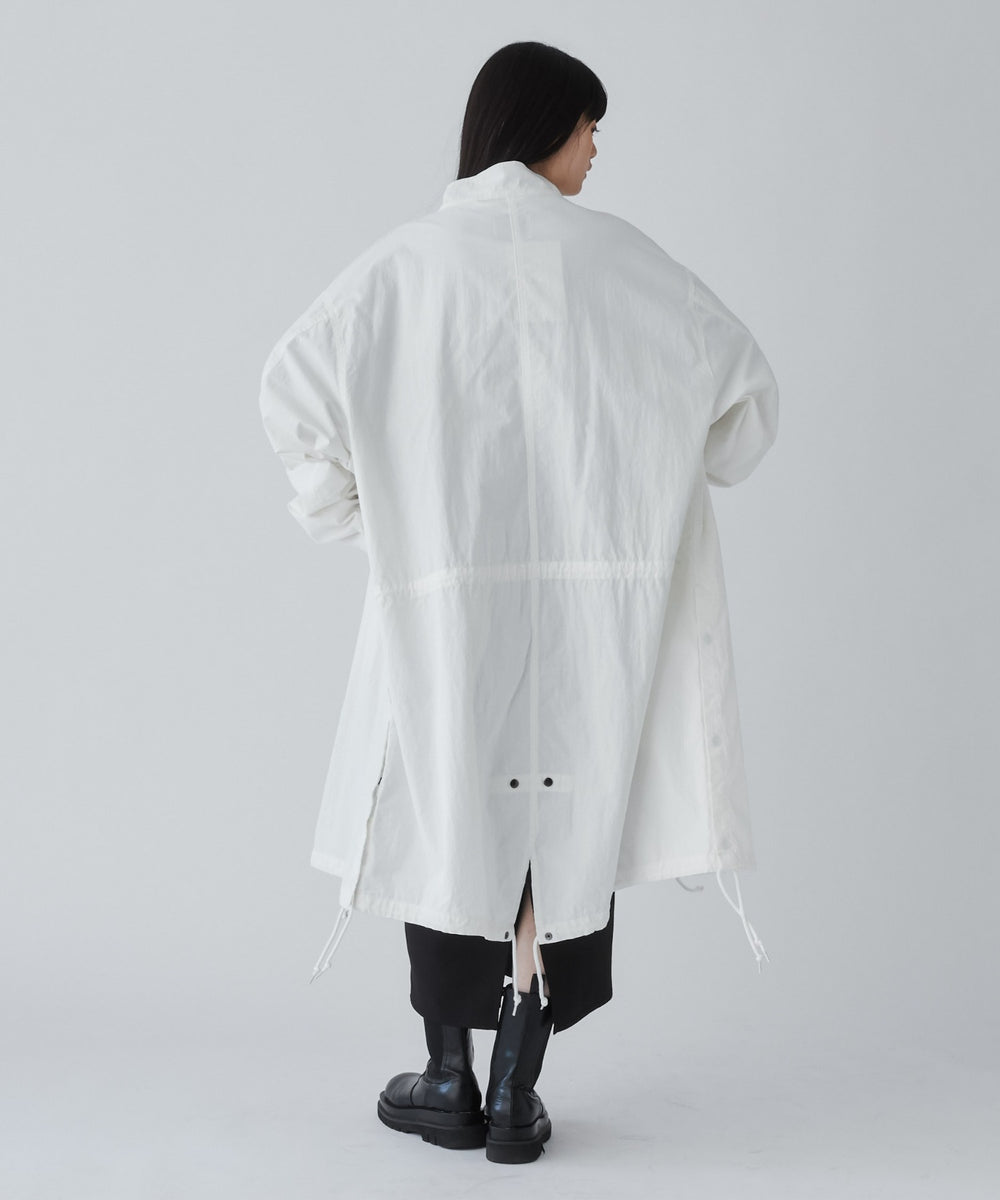 ホワイト モデル：165cm M着用