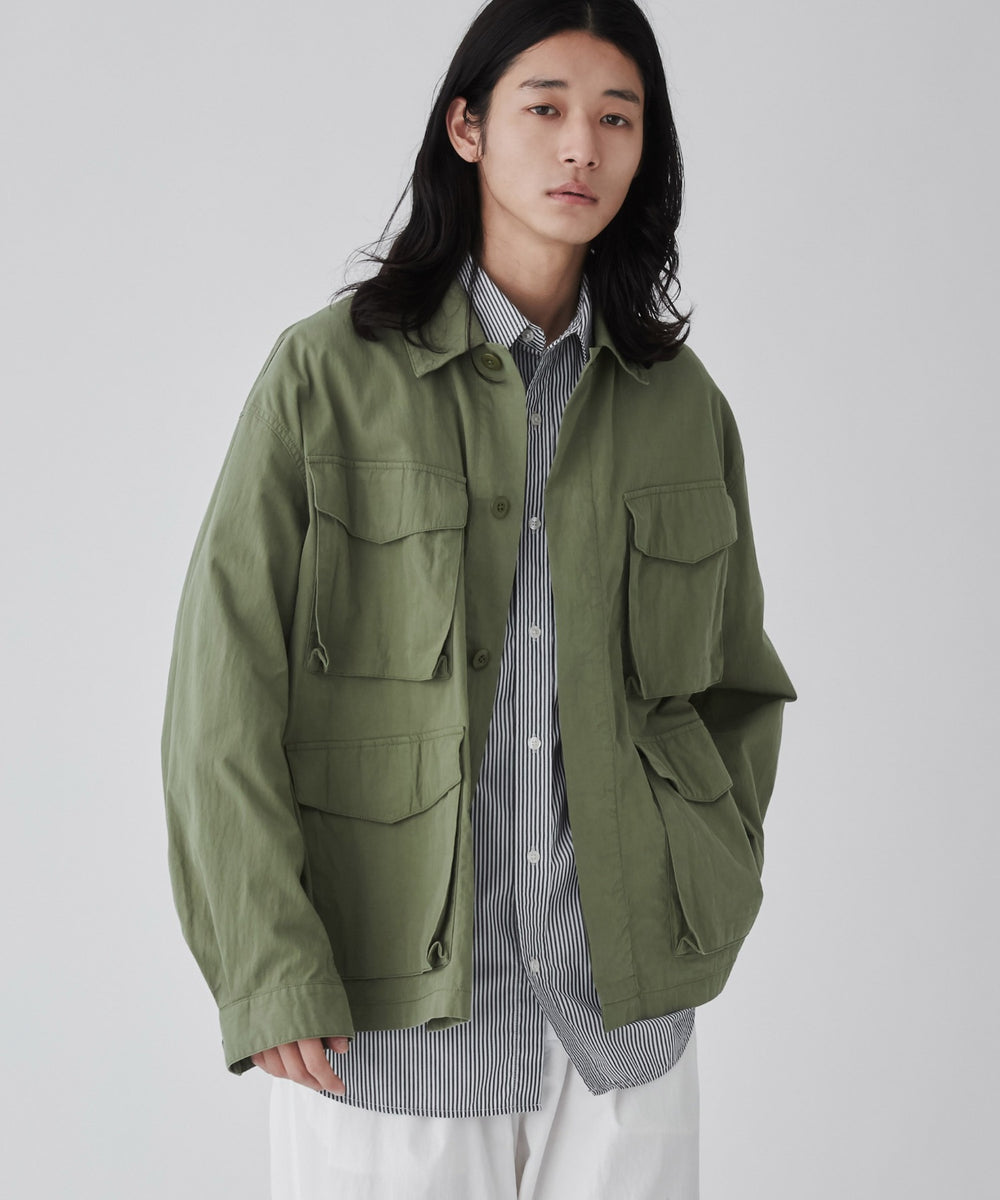 カーキ モデル：181cm L着用