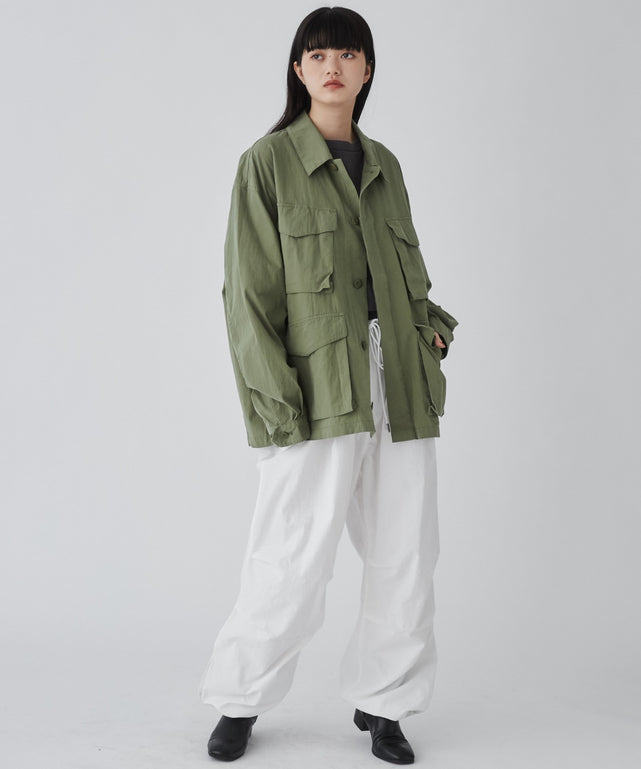 カーキ モデル：165cm M着用
