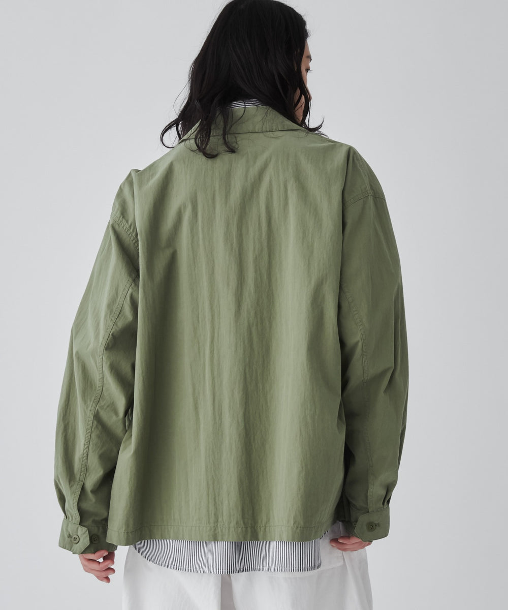 カーキ モデル：181cm L着用