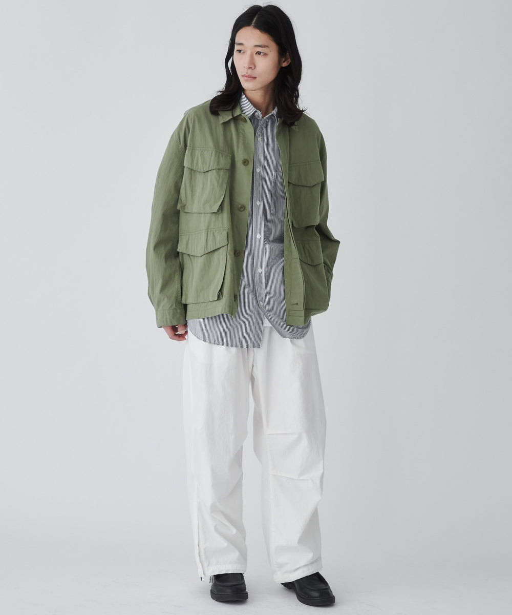 カーキ モデル：181cm L着用