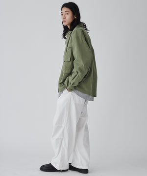 カーキ モデル：181cm L着用