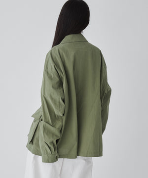 カーキ モデル：165cm M着用