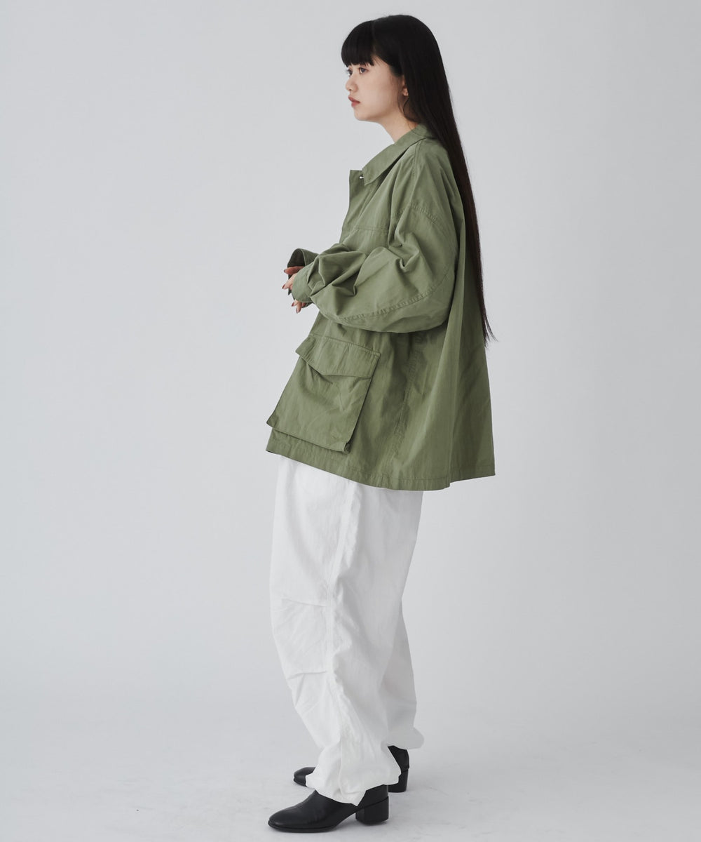 カーキ モデル：165cm M着用