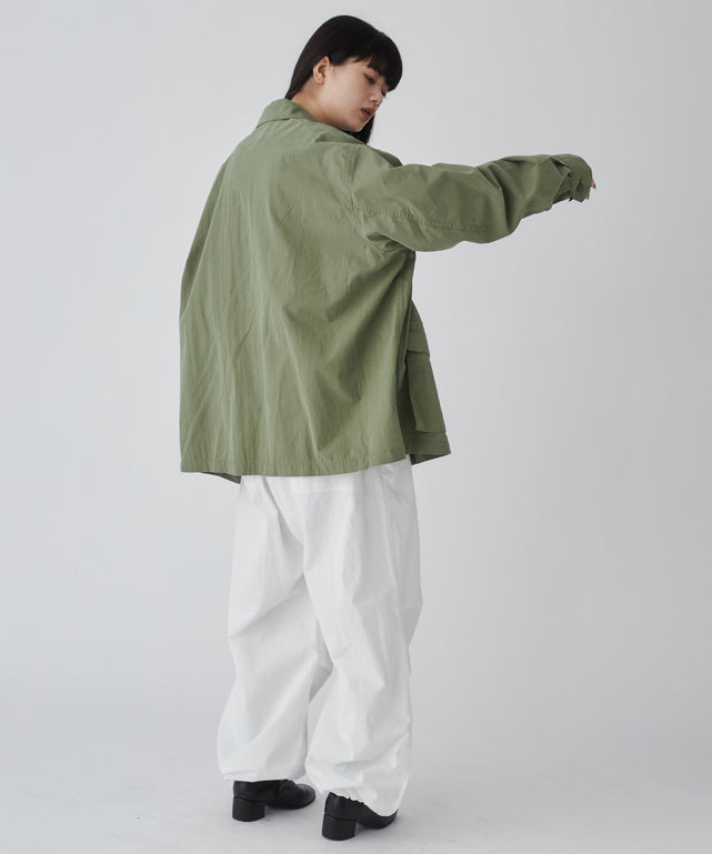 カーキ モデル：165cm M着用