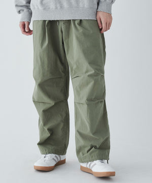 カーキ モデル：181cm L着用