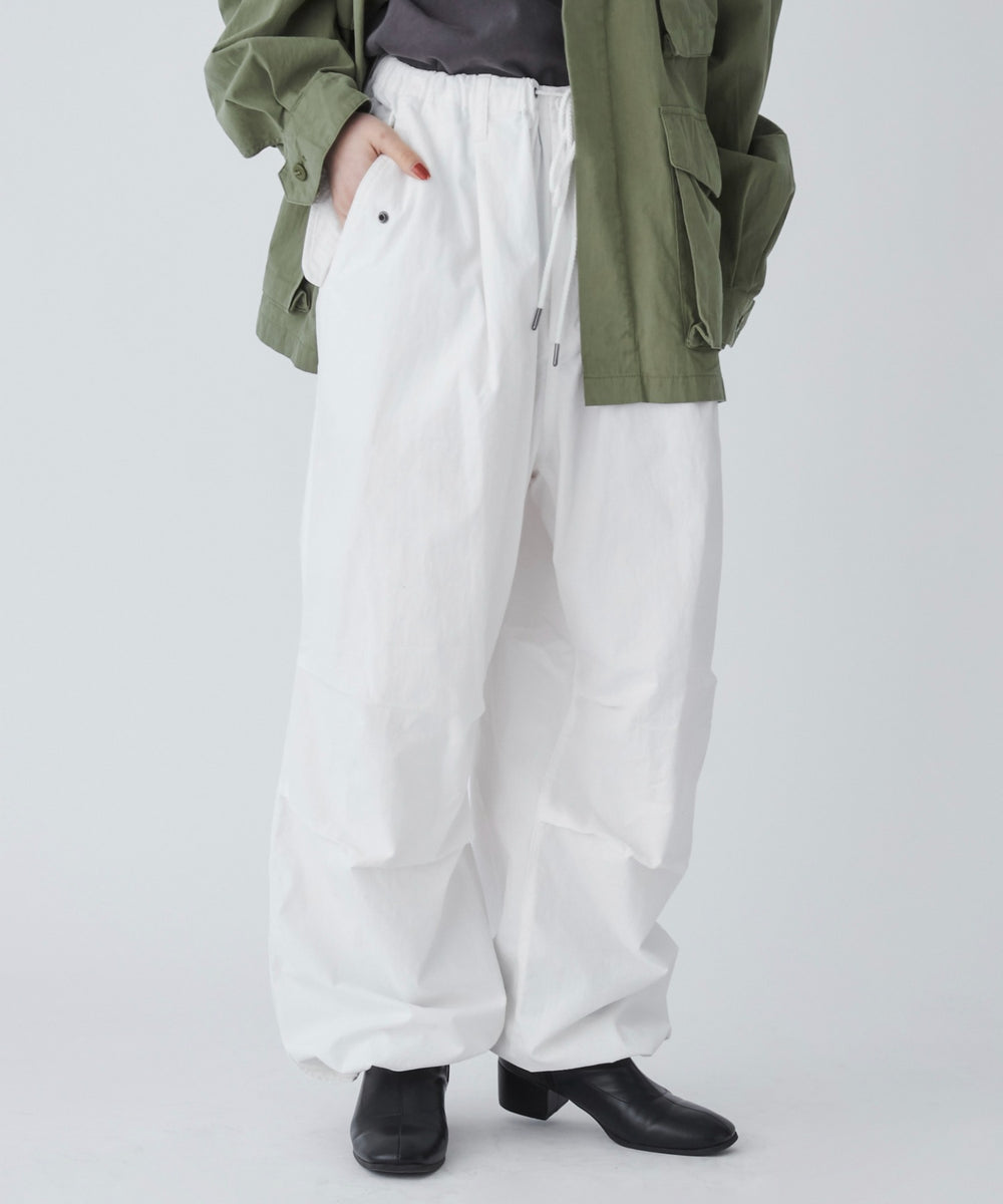 ホワイト モデル：165cm M着用