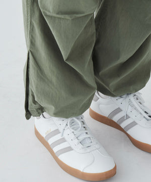 サイドスリットパラシュートパンツ