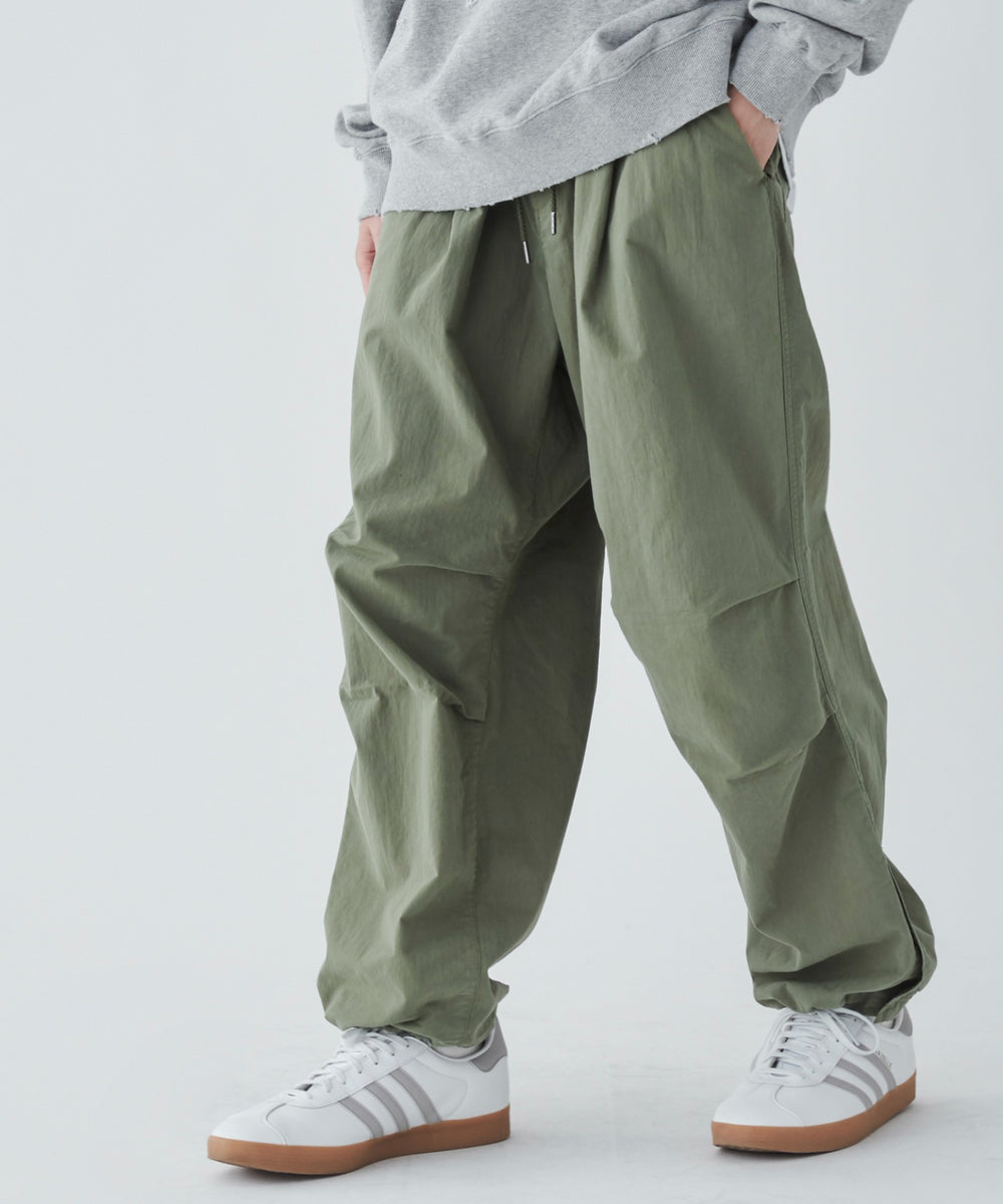 カーキ モデル：181cm L着用