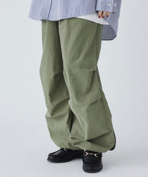 カーキ モデル：165cm M着用