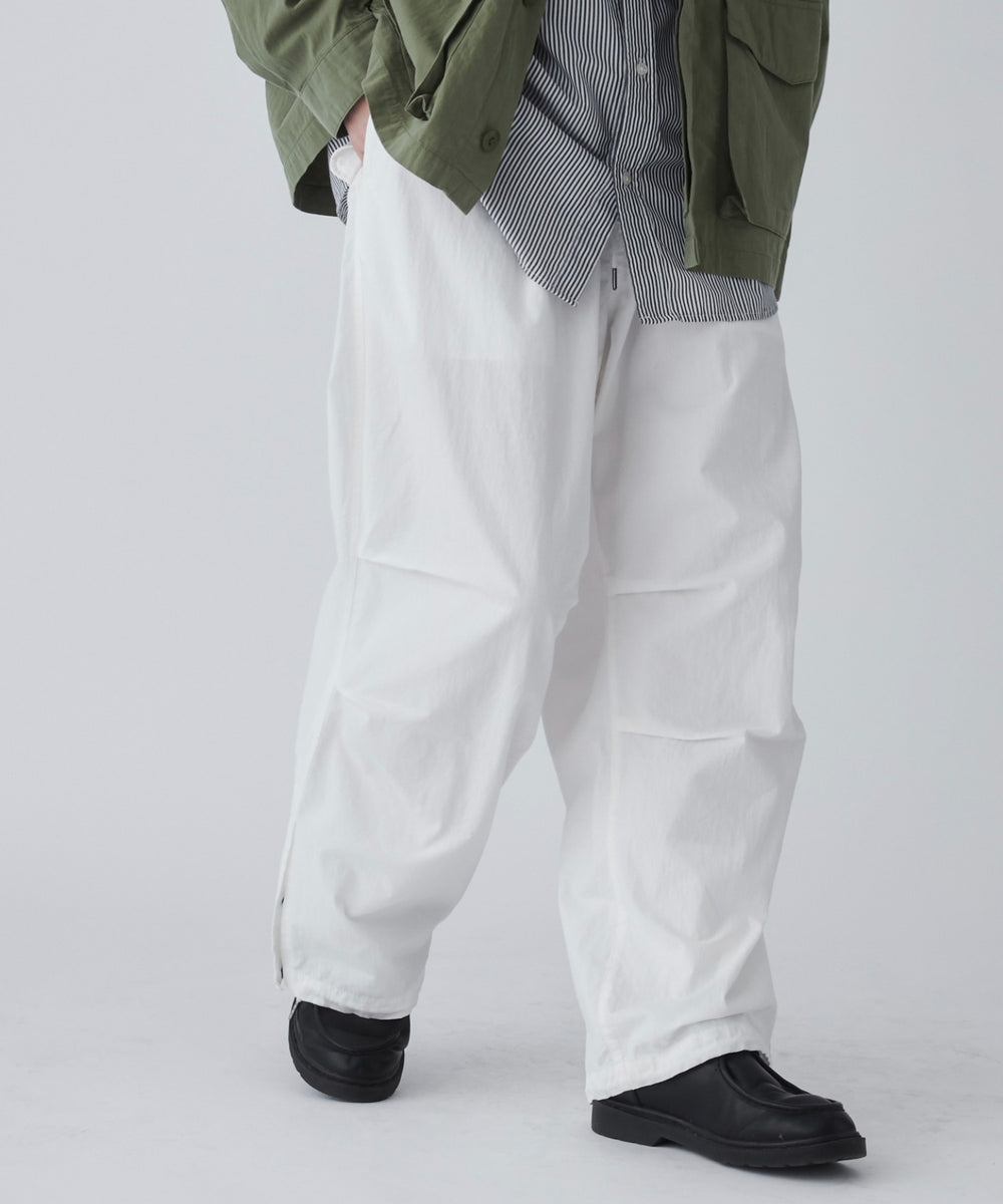 ホワイト モデル：181cm L着用