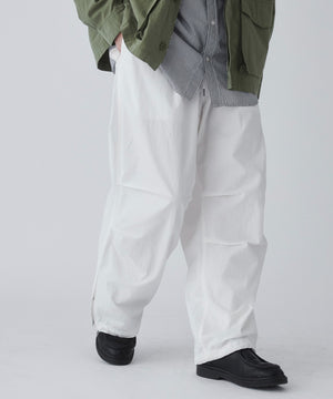 ホワイト モデル：181cm L着用