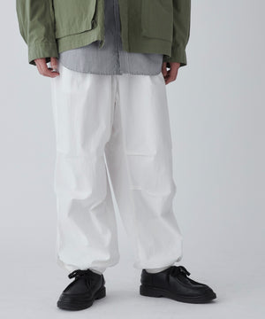 ホワイト モデル：181cm L着用