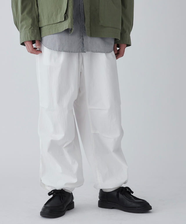 ホワイト モデル：181cm L着用