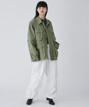 ホワイト モデル：165cm M着用