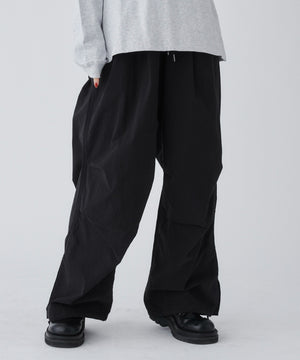 ブラック モデル：165cm M着用