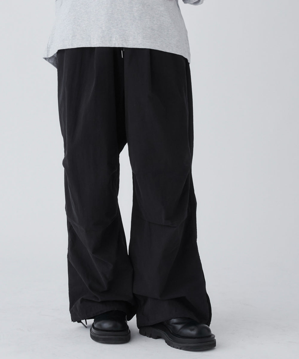 ブラック モデル：165cm M着用