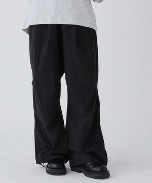 ブラック モデル：165cm M着用