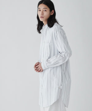 ホワイト系ストライプ モデル：181cm L着用