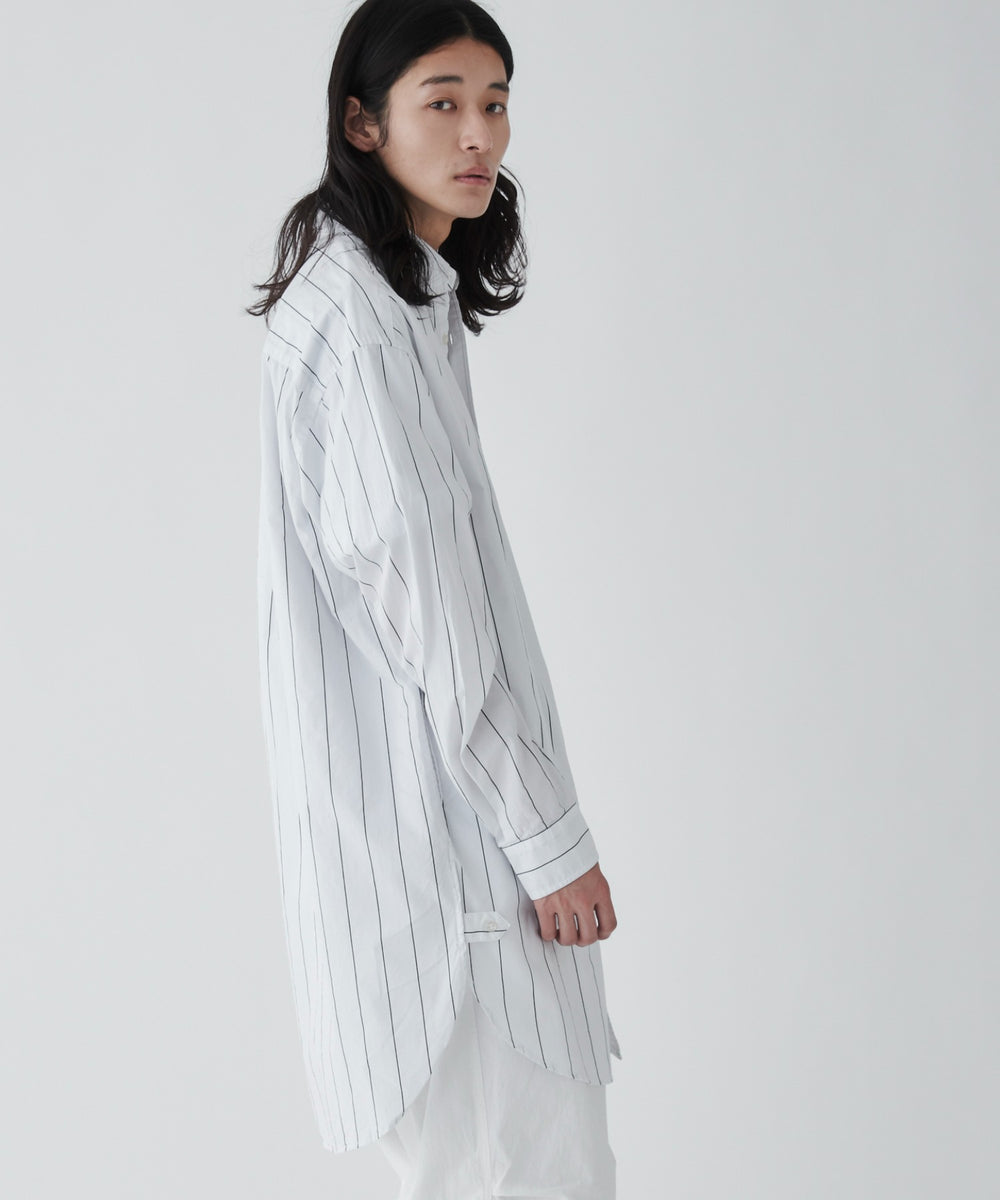 ホワイト系ストライプ モデル：181cm L着用