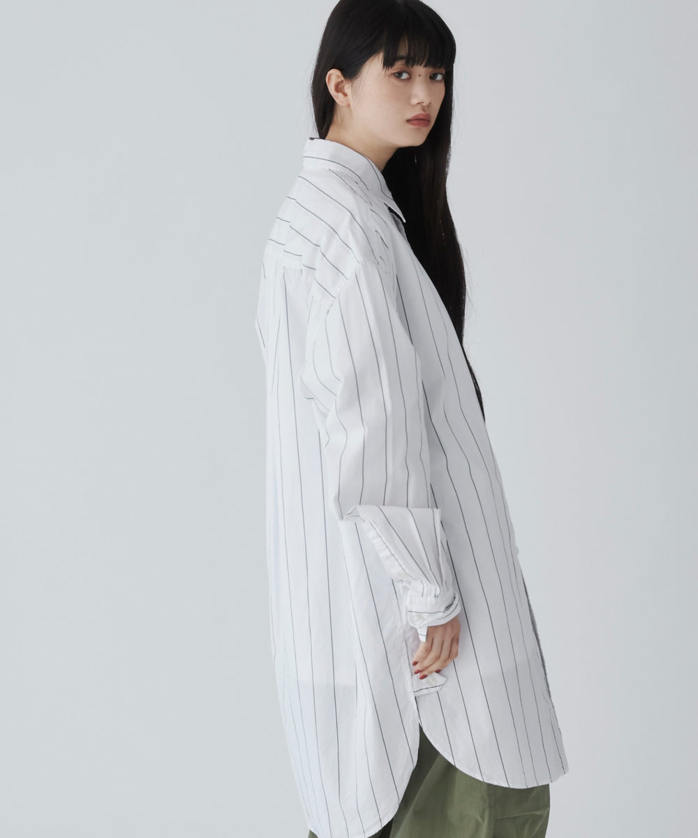 ホワイト系ストライプ モデル：165cm M着用