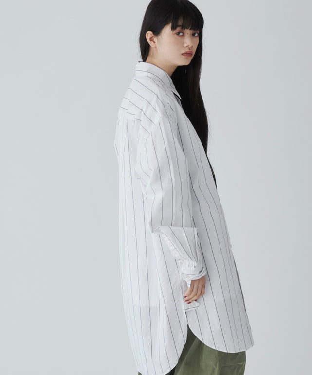 ホワイト系ストライプ モデル：165cm M着用